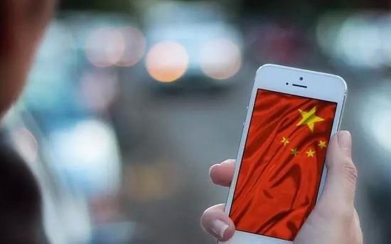Среди дюжины лидеров рынка смартфонов в прошлом году было лишь три компании не из Китая