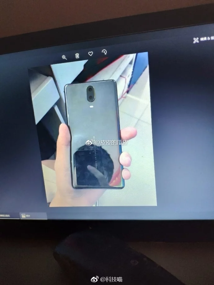 Появились первые живые фото безрамочного смартфона Xiaomi Mi Mix 3