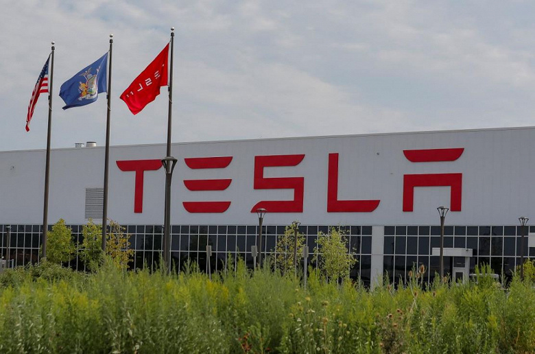 Производственные проблемы Tesla распространяются и на «солнечные крыши»