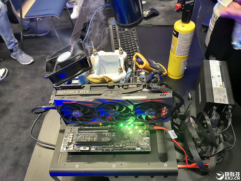 21ad0d702def41a49c693a6ff08b8612_large.j