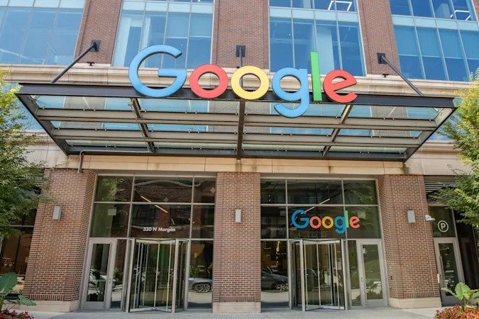 Google снова откладывает возвращение сотрудников в американские офисы