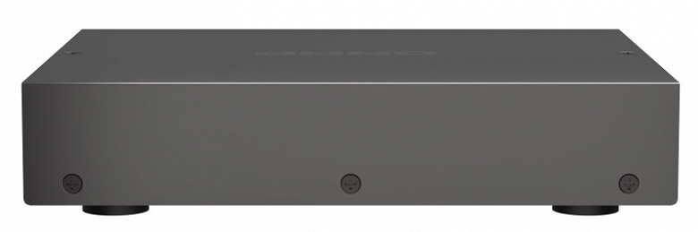 Коммутаторы серии Qnap QSW-2104 наделены портами 10GbE и 2.5GbE