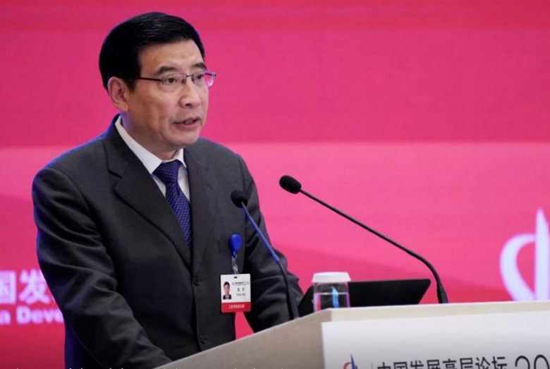 «Китай должен разработать для умных автомобилей единую ОС с открытым исходным кодом», — бывший министр промышленности и ИТ Китая