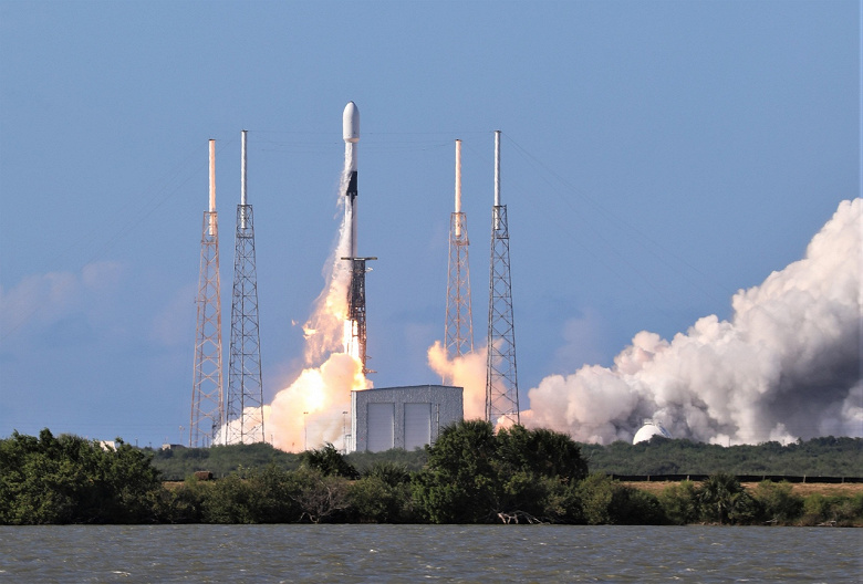 SpaceX впервые повторно использовала ракету Falcon 9 для запуска военного спутника США