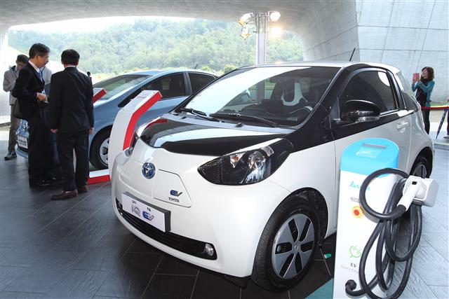 По оценке отраслевых источников, в 2025 году предложение аккумуляторов для электромобилей будет отставать от спроса на 40%