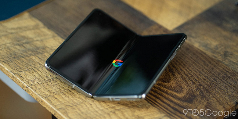Google Pixel Notepad будет на 400 долларов дешевле, чем Samsung Galaxy Z Fold 3