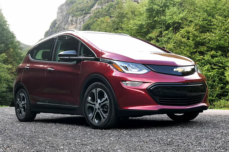 Производство электромобилей Chevrolet Bolt возобновят после фиаско с загорающимися батареями