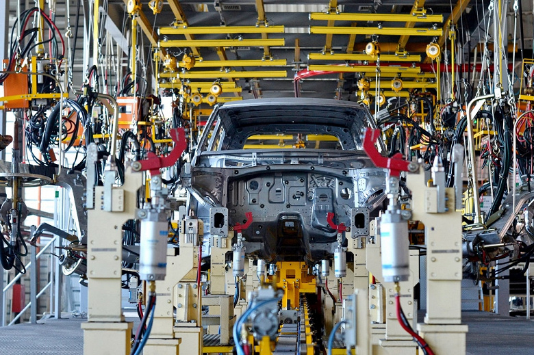 Производство двигателей и управляющей электроники для российских электромобилей на предприятии Автотор начнется в конце 2023 года