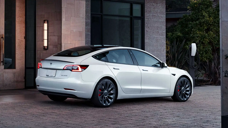 Tesla Model 3 стал бестселлером, обогнав всех конкурентов с ДВС в Европе