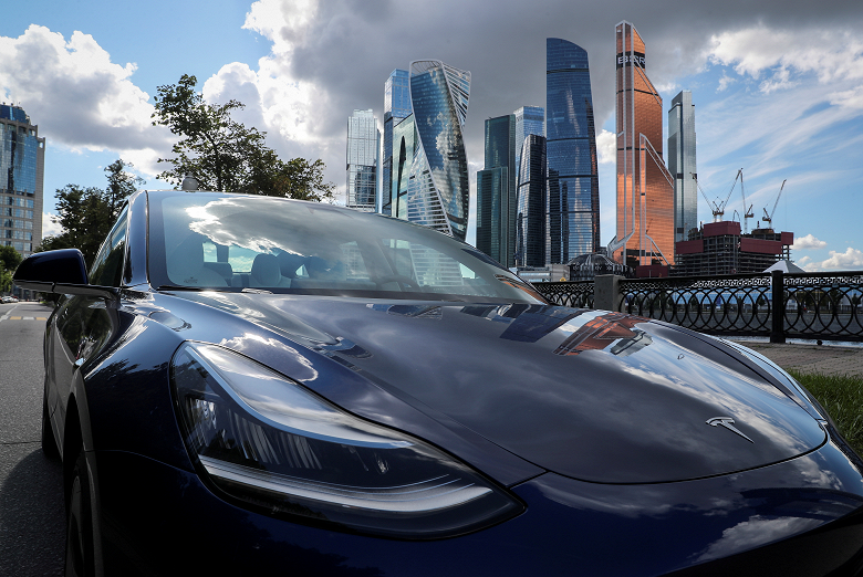 Продажи Tesla в России взлетели на 90%
