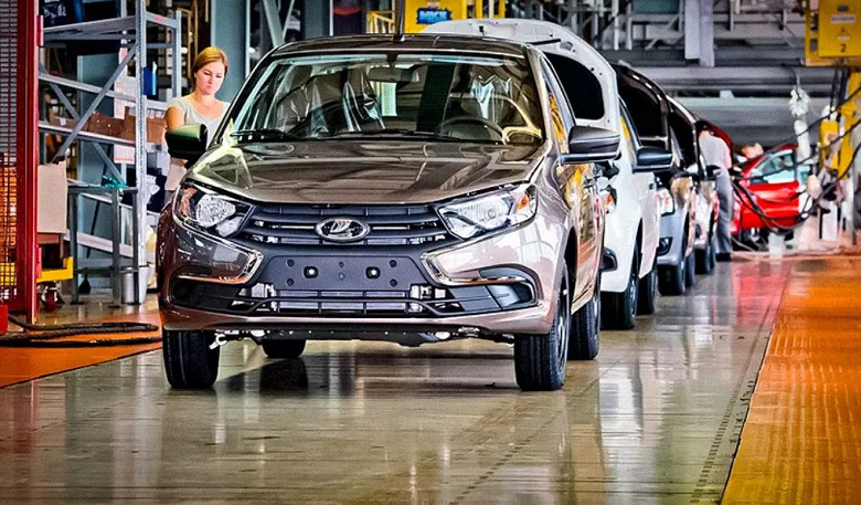 Горшочек варит. АвтоВАЗ в июне выпустил более 7 тысяч Lada Granta – это почти треть от майского объема всего российского рынка автомобилей