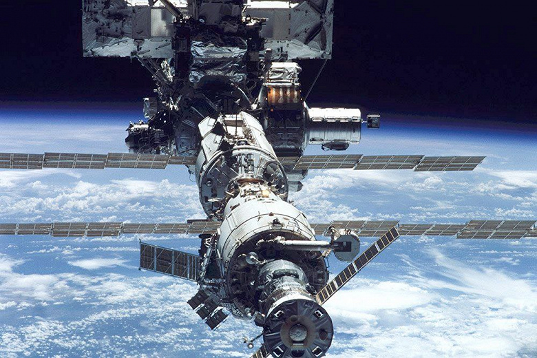 МКС могла столкнуться с обломком спутника «Космос-1408», станцию спас пристыкованный к ней корабль «Прогресс МС-20»