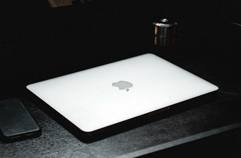 Редактор Bloomberg Марк Гурман считает, что MacBook Air (2022) выпустят в цветах старых моделей