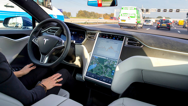 Директор Tesla по искусственному интеллекту уходит из компании. Андрей Карпати сделал автопилот электромобилей Tesla одним из самых передовых