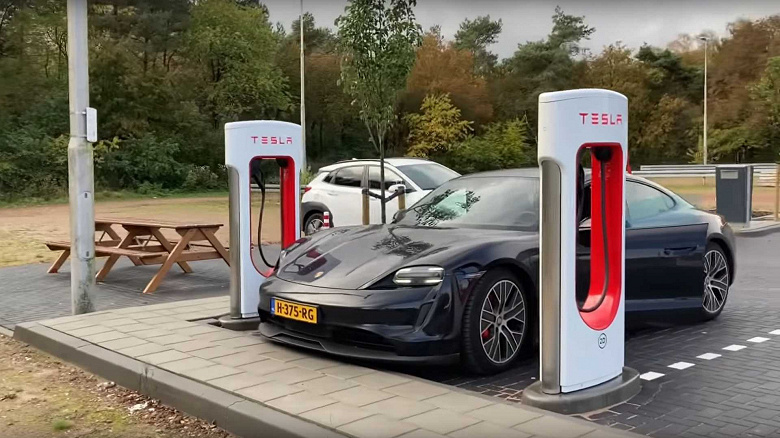 Некоторые зарядные станции Tesla Supercharger в Германии оказались «незаконными». Всё дело в одном из требований