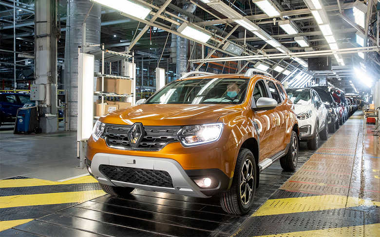 Все отправляются на АвтоВАЗ: официальный сайт Renault перестал работать в России