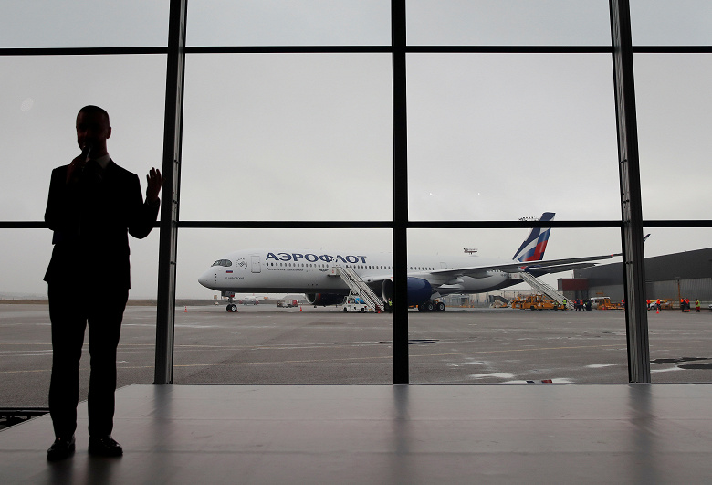 Россия уже разбирает самолёты на запчасти из-за санкций. Под нож пошли Sukhoi Superjet 100 и Airbus A350