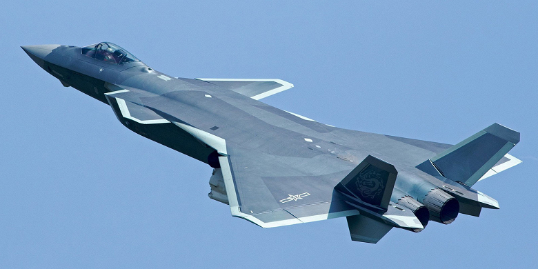 В США признали, что китайский истребитель пятого поколения J-20 превзошел американский F-35