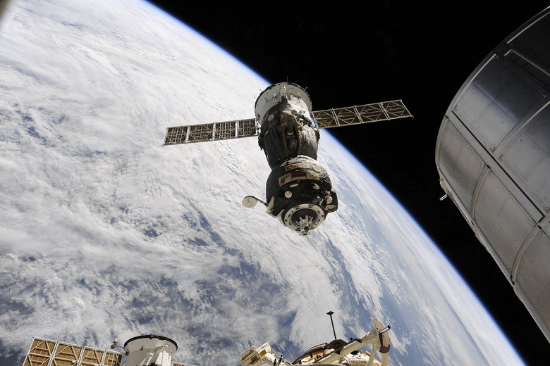 NASA помогает Роскосмосу определить причины утечки хладагента на борту Прогресса МС-21