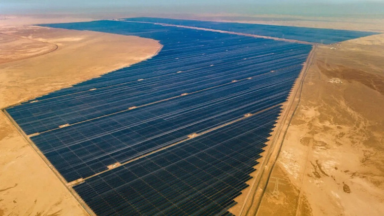 В ОАЭ запустили крупнейшую в мире солнечную электростанцию, размещённую на едином пространстве