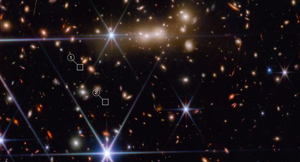 Космический телескоп JWST обнаружил необычно яркое сияние у 90% ранних галактик