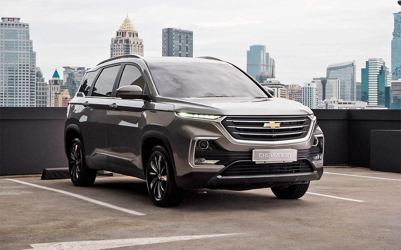 Кроссовер Chevrolet Captiva существенно подешевел в России: стоимость топовой версии Premier рухнула на 800 тыс. рублей