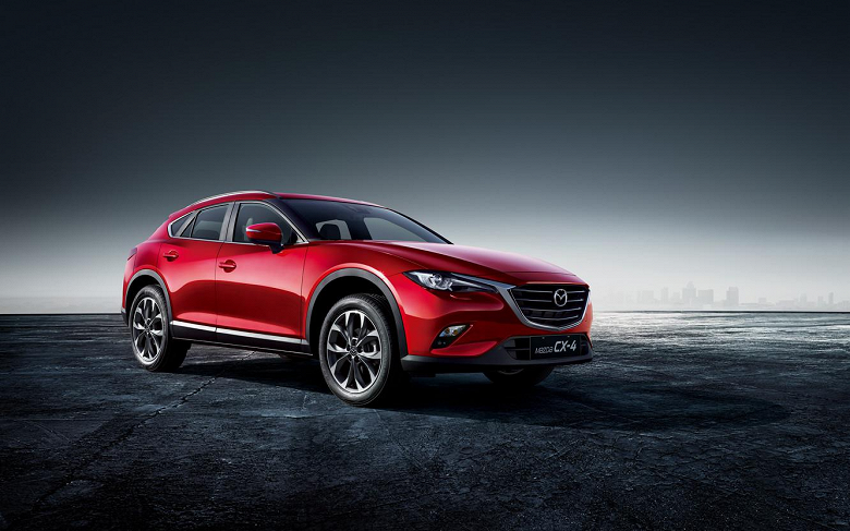 В России рухнули цены на новые Mazda CX-4: разница достигает 650 тыс. рублей