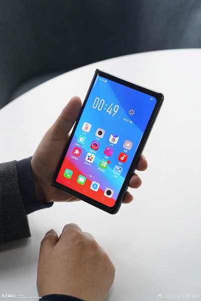 oppo-foldable-phone-hands-on-993_large.j