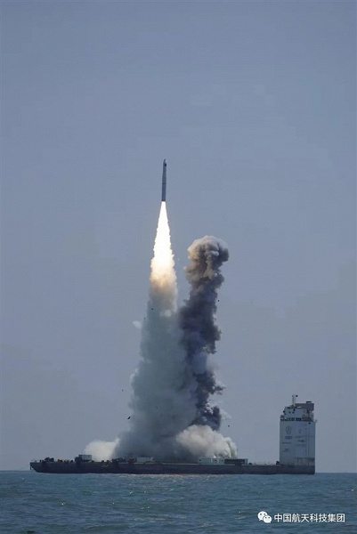 Китайская ракета вывела на орбиту пять спутников, стартовав с морской платформы