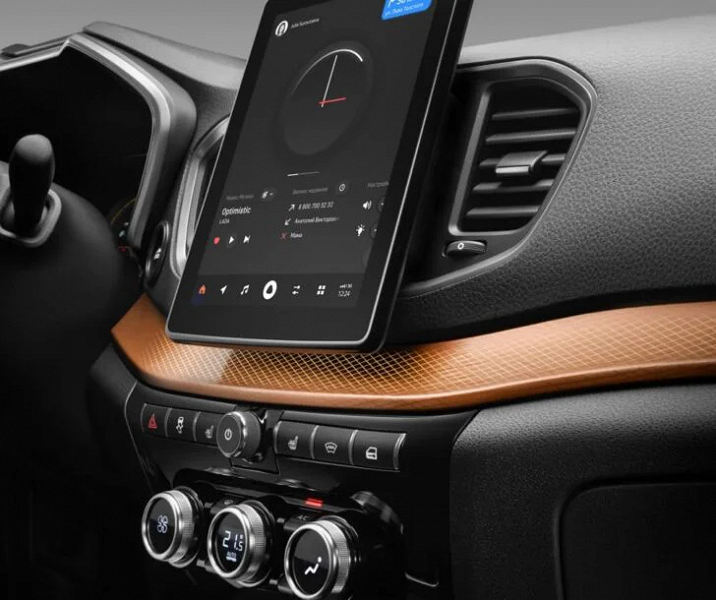 Салон нового поколения Lada Vesta с большим планшетом впервые показали официально. АвтоВАЗ предлагает доступ к эксклюзивным материалам