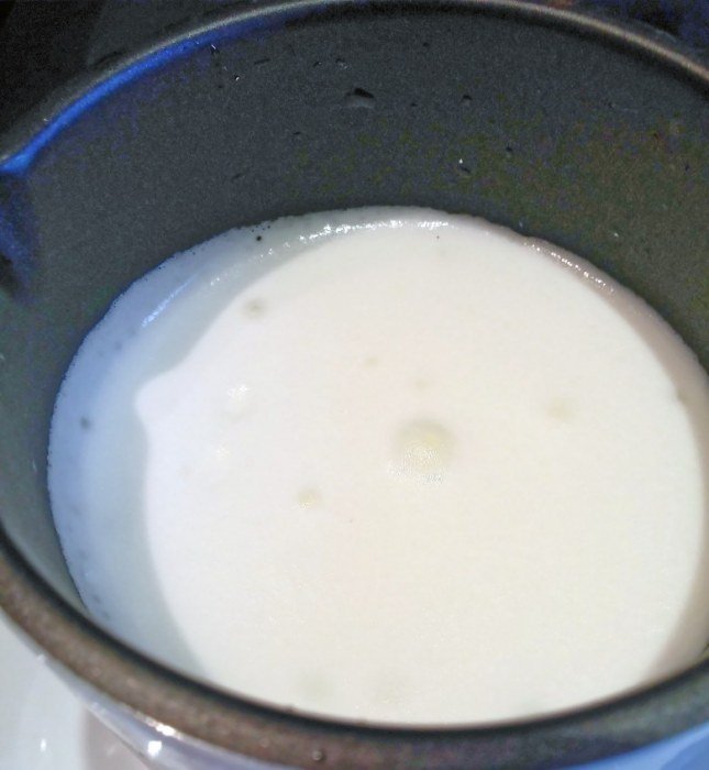 Капучинатор Kitfort KT-709: взбивает в пену горячее и холодное молоко, нишевый кухонный прибор