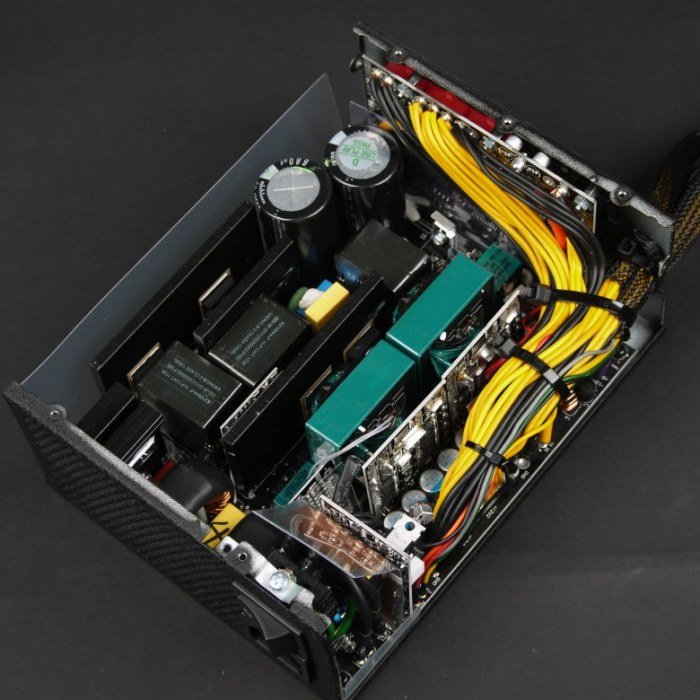 Блок питания Chieftec Power Smart GPS-1450C: флагманская модель серии с гибридной системой охлаждения