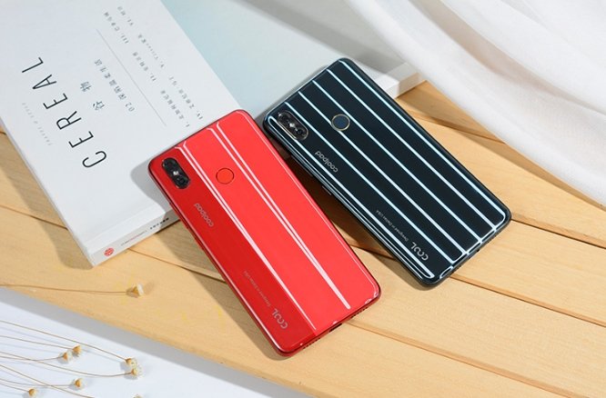 Недорогой смартфон Coolpad Cool Play 8 — самый полосатый смартфон на рынке