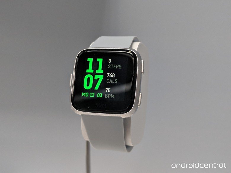Представлены умные часы Fitbit Versa, которые в некоторых аспектах даже лучше, чем модель Ionic