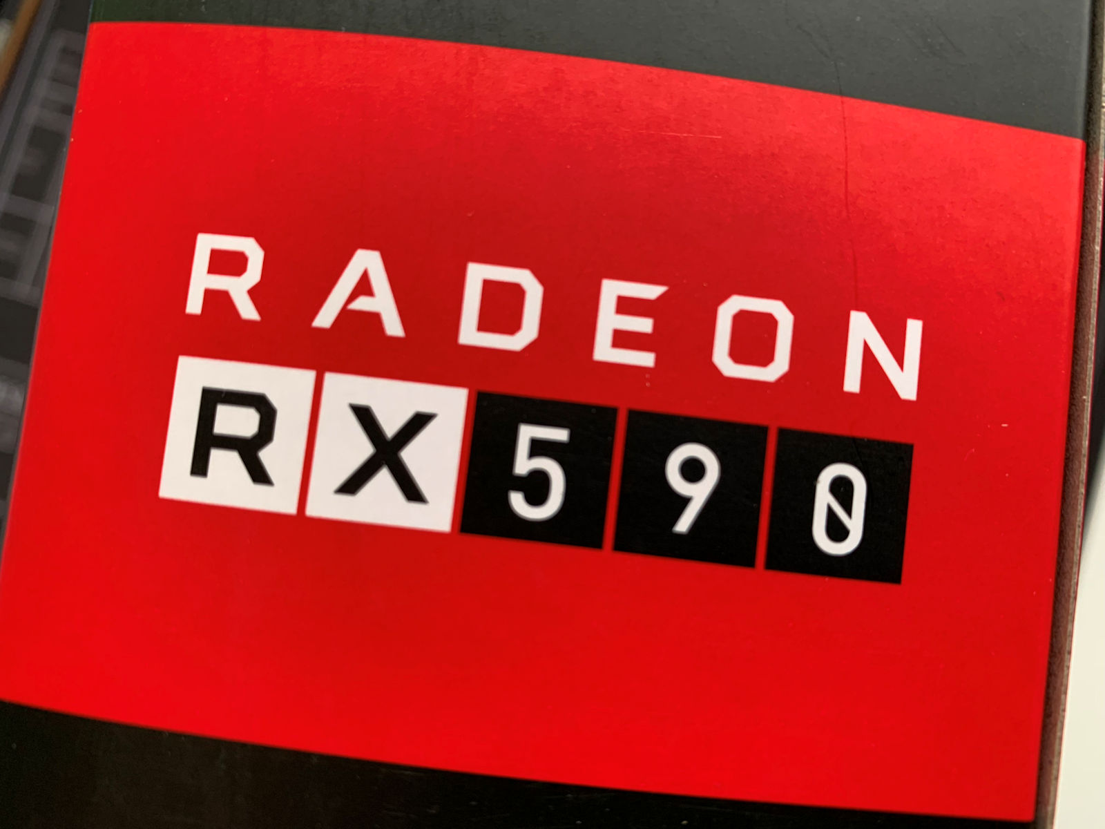 Видеокарта Radeon RX 590 действительно первой у AMD получит 12 ...
