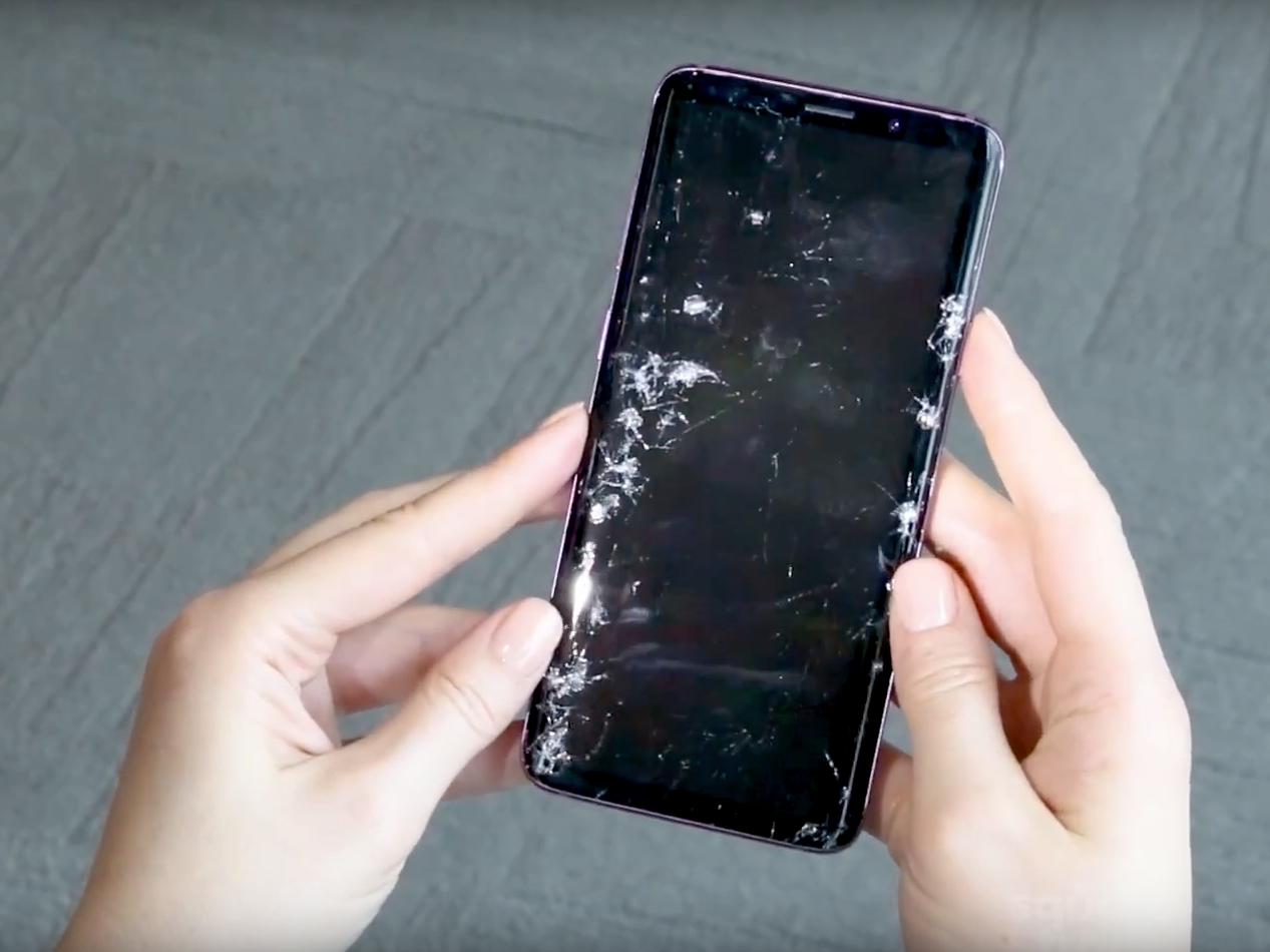 Samsung galaxy s9 стекло. Samsung s9 экран. Samsung Galaxy s9 Plus. Samsung Galaxy s8 сломан дисплей. Разбитый самсунг ноут 10.