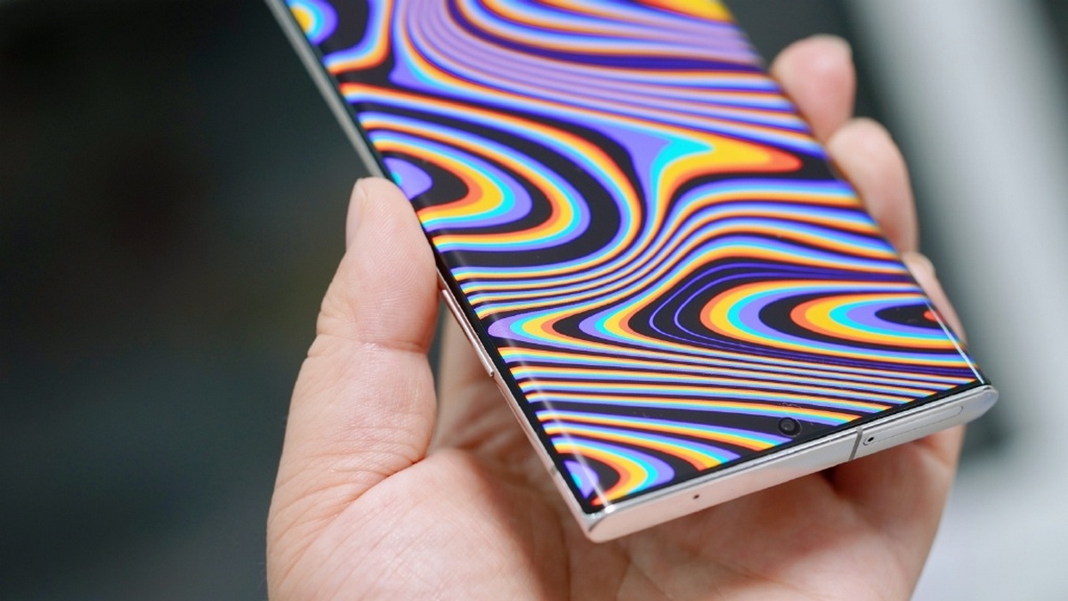 Samsung Galaxy S22 Ultra — это полностью усовершенствованный Note20 Ultra.  Но его экран будет изогнут не так