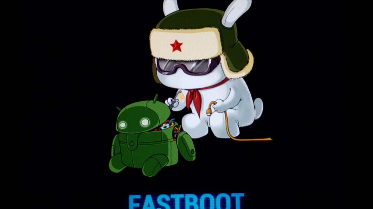 На экране появилась надпись fastboot. Кролик Xiaomi Fastboot. Fastboot Xiaomi logo. Fastboot Xiaomi что это такое. Fastboot кролик чинит андроид.