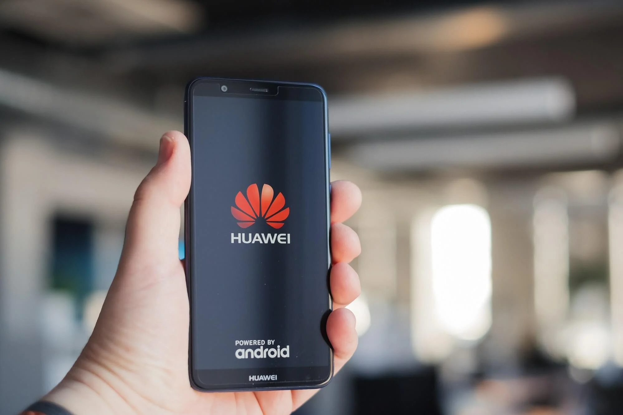 Сервисный телефона huawei. Хуавей бренд. Huawei 2009. Huawei 2023 смартфоны. Хуавей бюджетные модели.