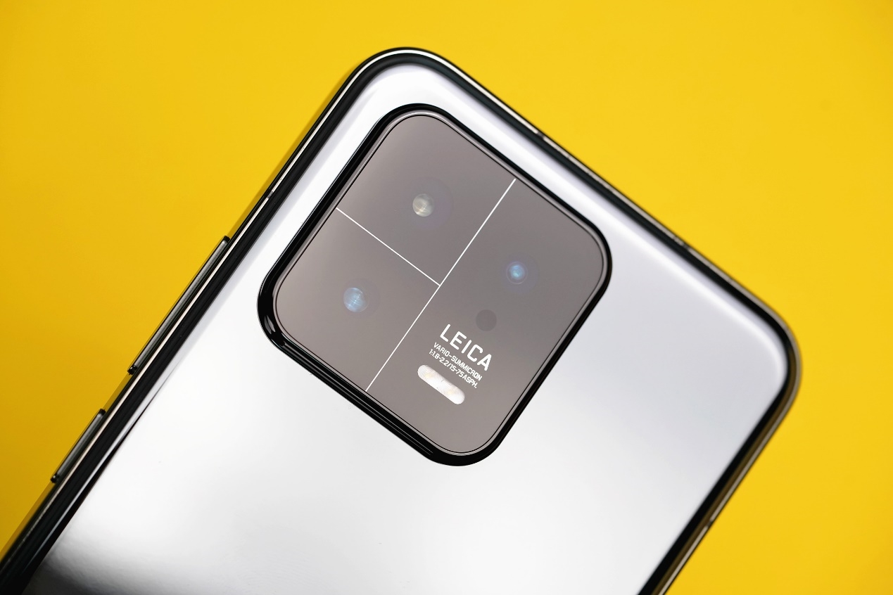 Чёрный Xiaomi 13 впервые показали со всех сторон на качественных фотографиях. В