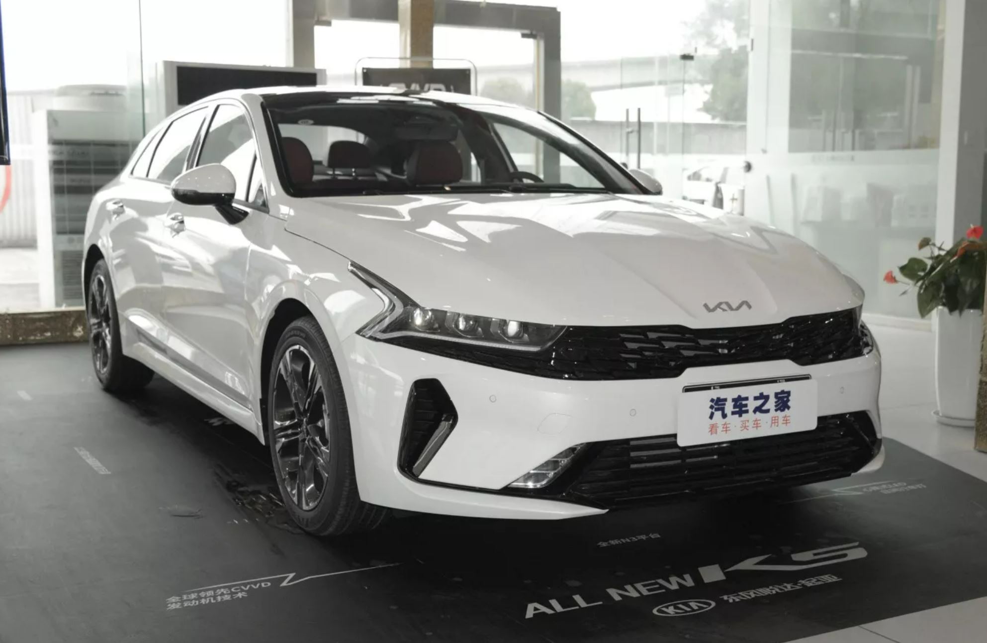 A powerful 5-meter sedan Kia K5 (Optima) is being brought to Russia: 240 hp  and 8-speed “automatic”