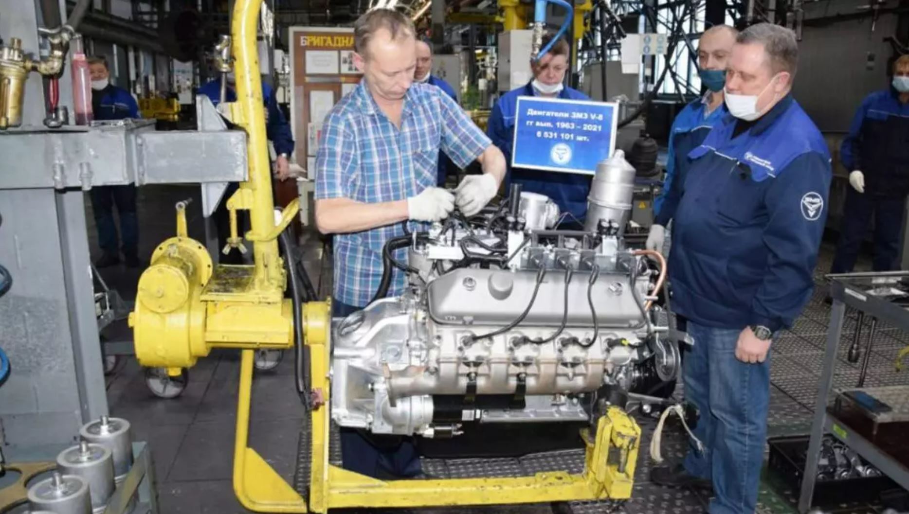 В России могут возобновить производство двигателя V8 60-летней давности