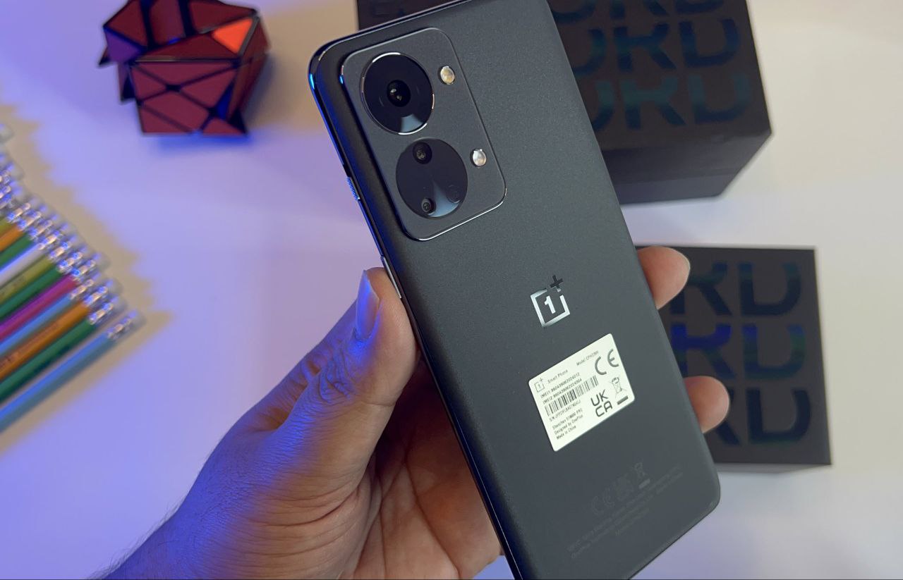 620,000 points in AnTuTu, 12 GB of RAM and 256 GB of flash memory.  OnePlus Nord 2T shown in live photos before the announcement