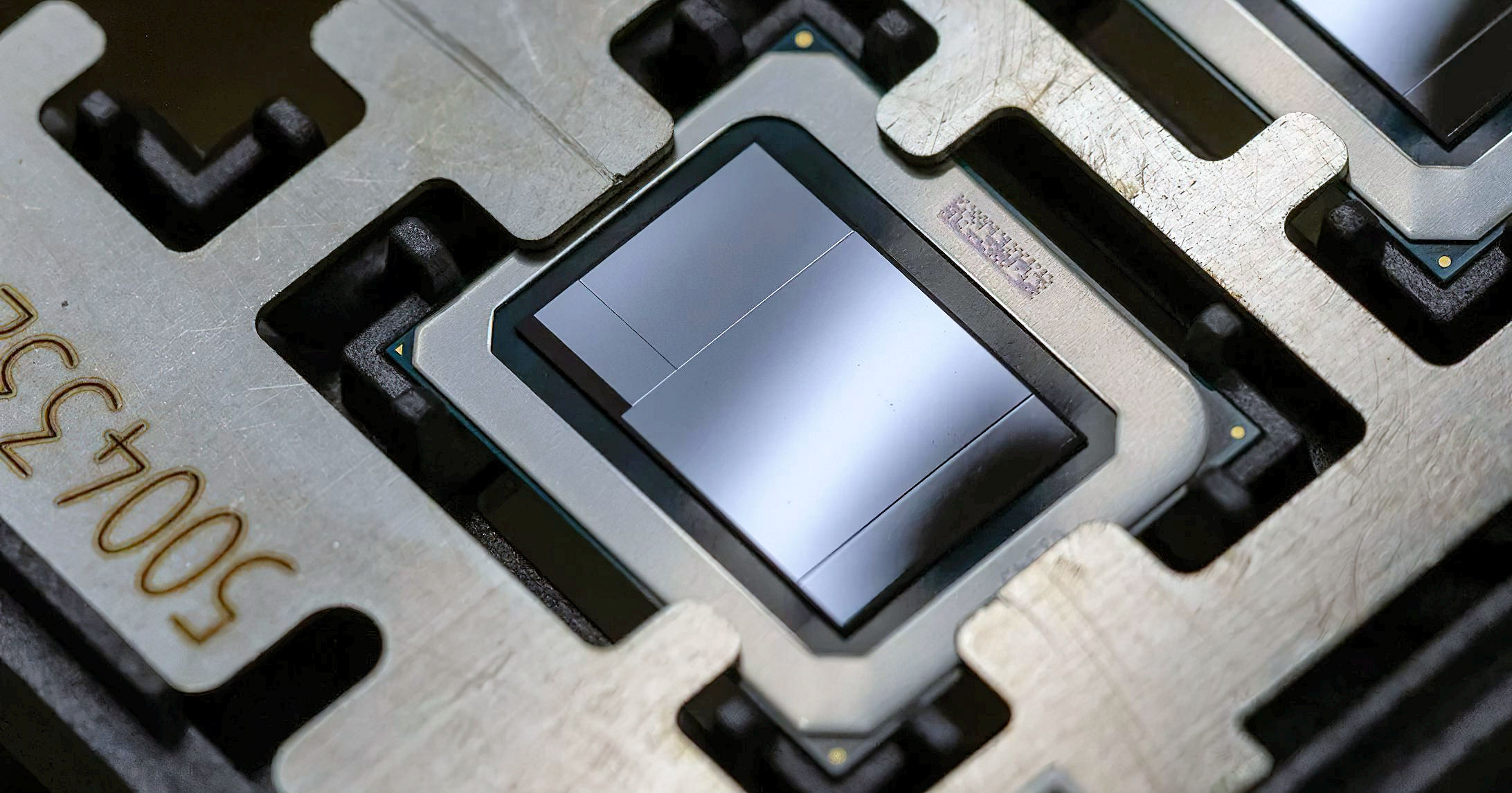 Is Intel having problems with a new process technology again?  The company is evaluating the possibility of releasing Meteor Lake CPUs at TSMC facilities