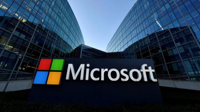 Microsoft не уходит из России, но существенно сократит свой бизнес. Это  напрямую затронет 400 работников компании