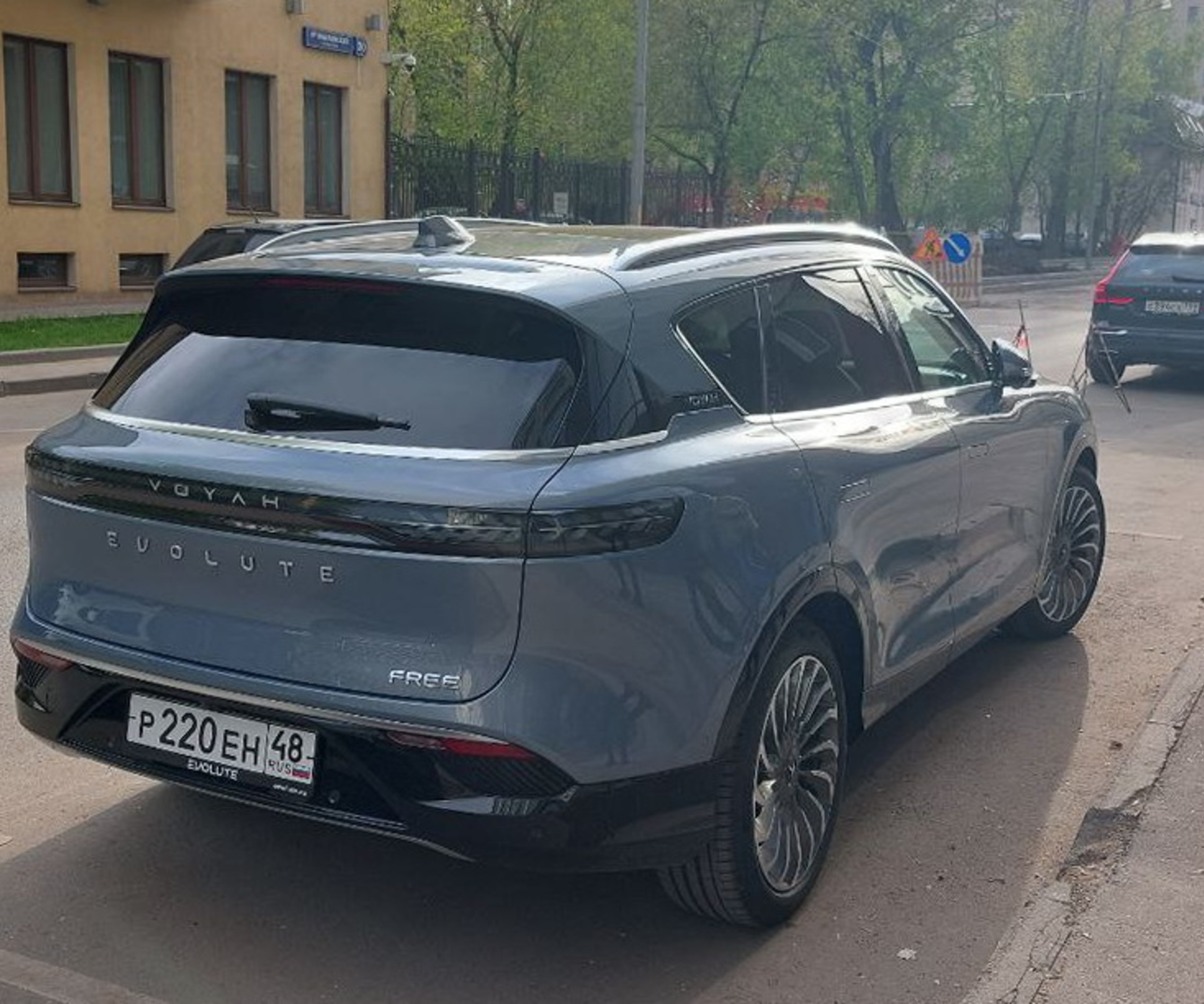 Первые российские электромобили Evolute начнут серийно выпускать в Липецке уже в третьем квартале 2022 года