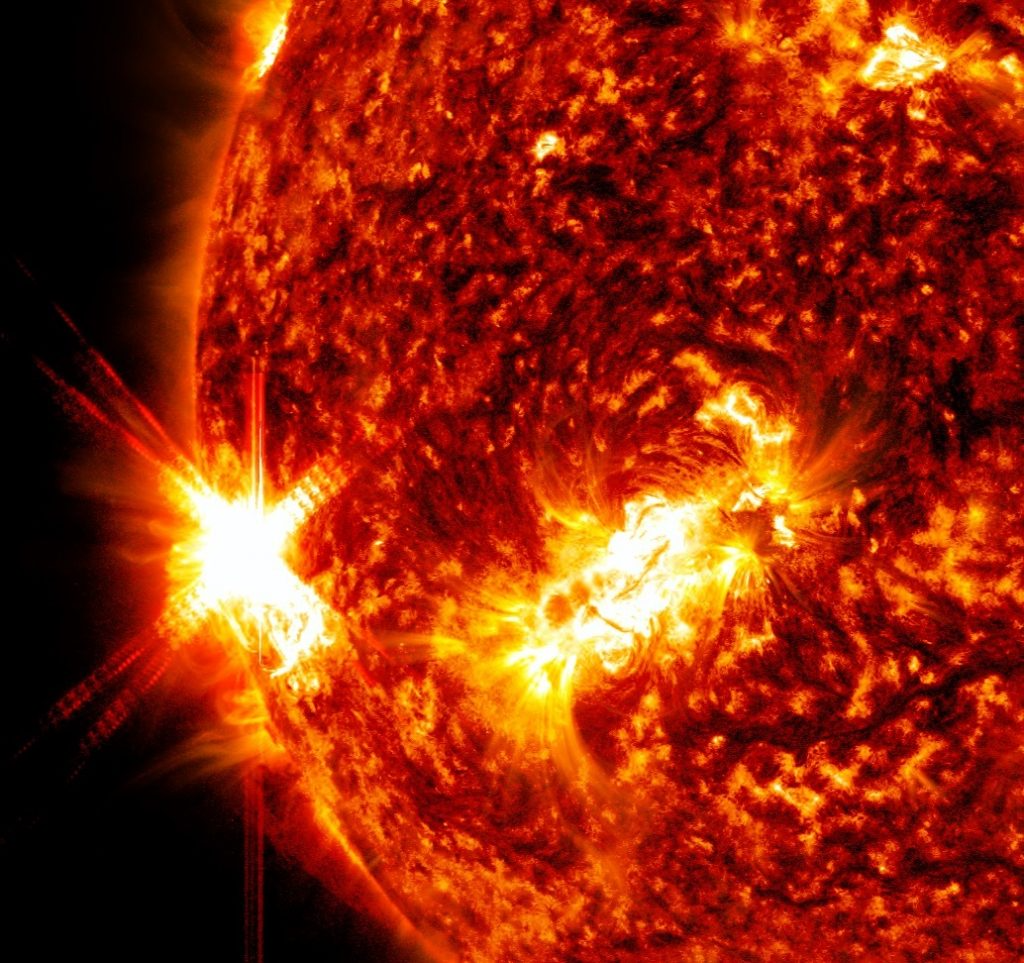 На фото: мощная вспышка на Солнце самого высокого класса, вторая по силе за  5 лет