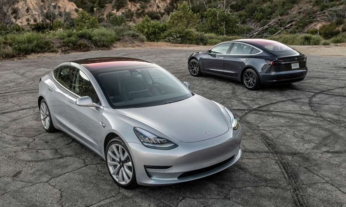 Tesla broke the record for the supply of cars: more than 1.3 million in a year and more than 400 thousand in a quarter