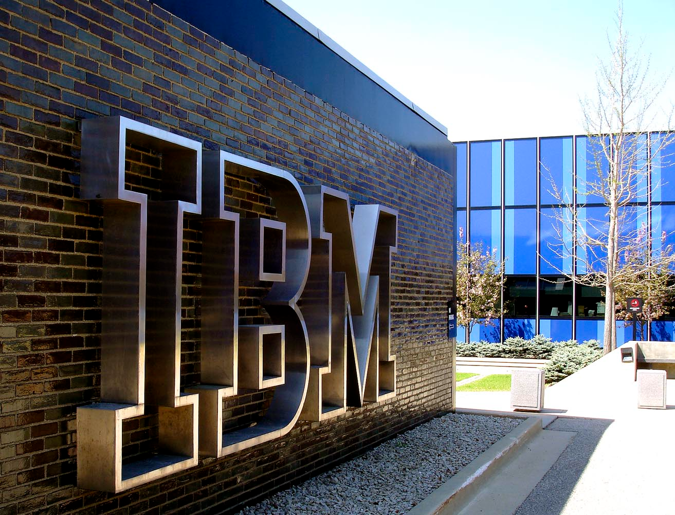 Штаб квартира IBM В Армонке. International Business Machines Corporation. Корпорация IBM. Компания International Business Machines(IBM). Айбиэм