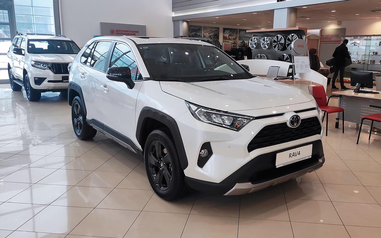 Toyota RAV4 crossovers imported by parallel imports fell in price in Russia
